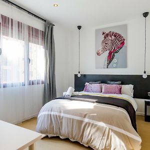 Ayz Javier Cabrini - Auto Check-In Property